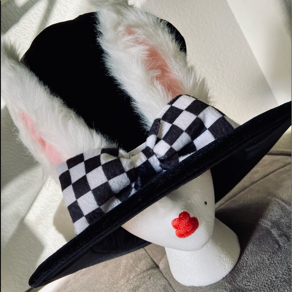 Black Velvet Magician Rabbit Top Hat